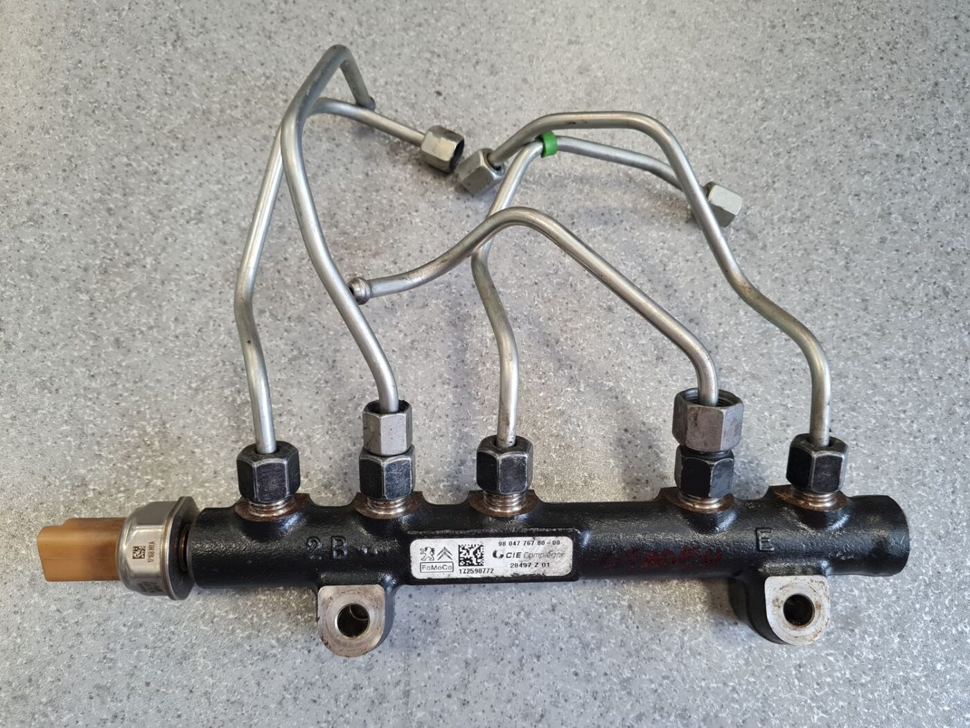 Degvielas sadales caurule priekš CITROEN C4 2018 2 Degvielas sadales caurule priekš CITROEN C4 2018