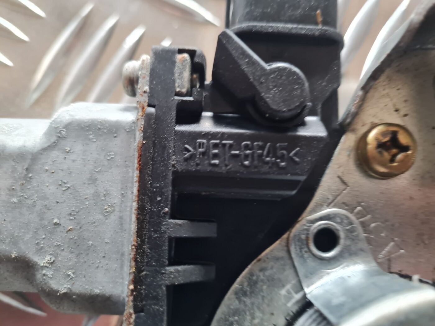 Stikla pacelšanas mehānisms priekšējais labais priekš MITSUBISHI LANCER 2006 4 Stikla pacelšanas mehānisms priekšējais labais priekš MITSUBISHI LANCER 2006