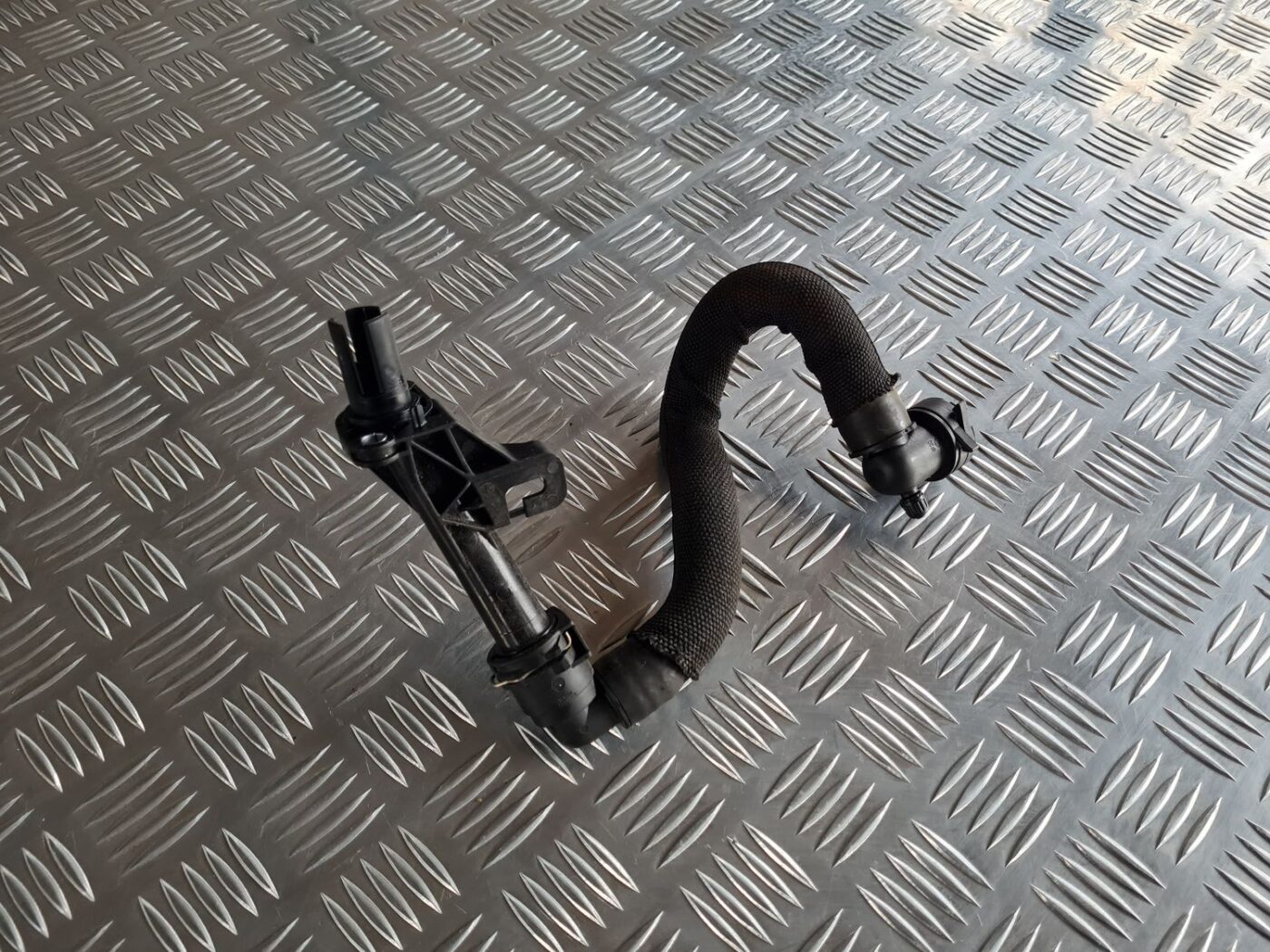 Dzesēšanas caurule priekš CITROEN C4 2018 3 Dzesēšanas caurule priekš CITROEN C4 2018