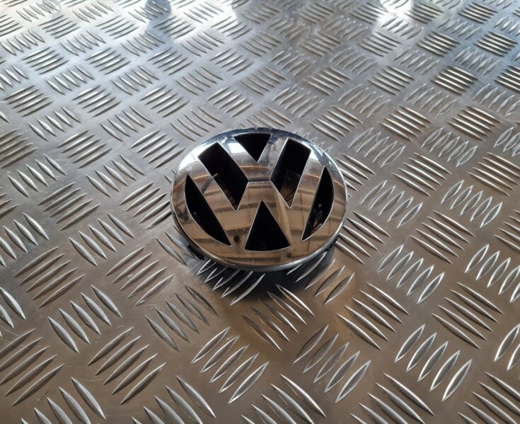 Logotips/Emblema priekš VW PASSAT 2004 UNIVERSAL GREY 1