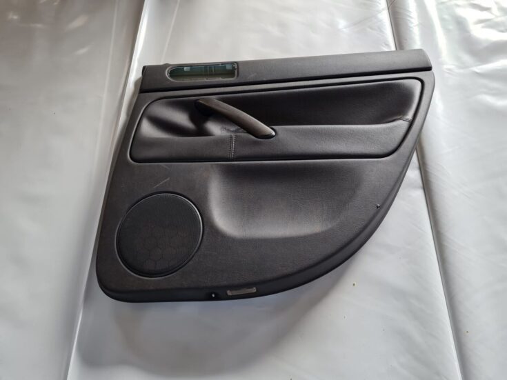 Aizmugurējo labo durvju apdare priekš VW PASSAT 2004 UNIVERSAL GREY 1