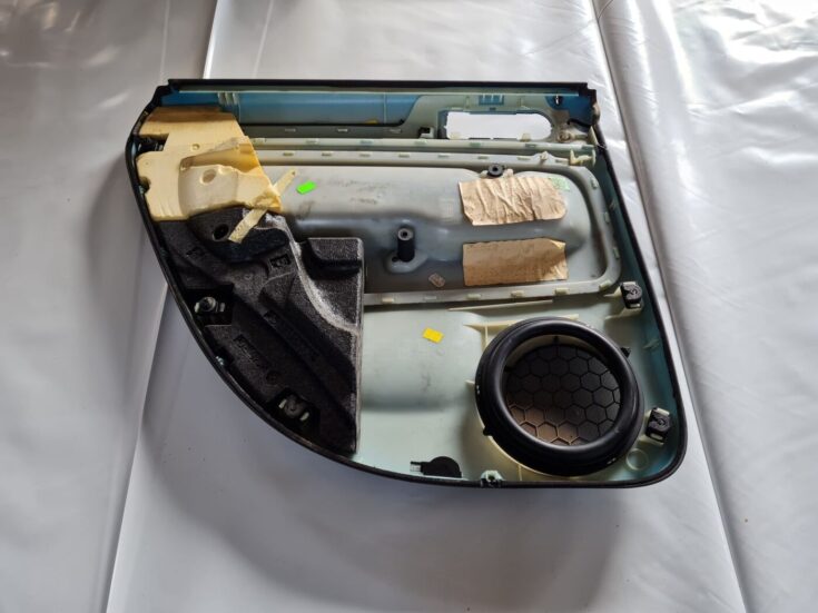 Aizmugurējo labo durvju apdare priekš VW PASSAT 2004 UNIVERSAL GREY 3