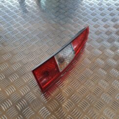 Aizmugurējais labais lukturis priekš VOLVO V70 2006