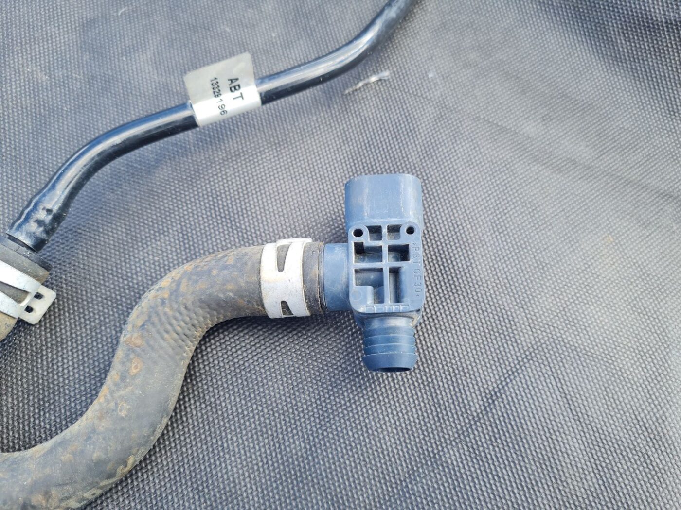 Vakuuma bremžu pastiprinātāja caurule priekš OPEL ASTRA J 2011 2 Vakuuma bremžu pastiprinātāja caurule priekš OPEL ASTRA J 2011