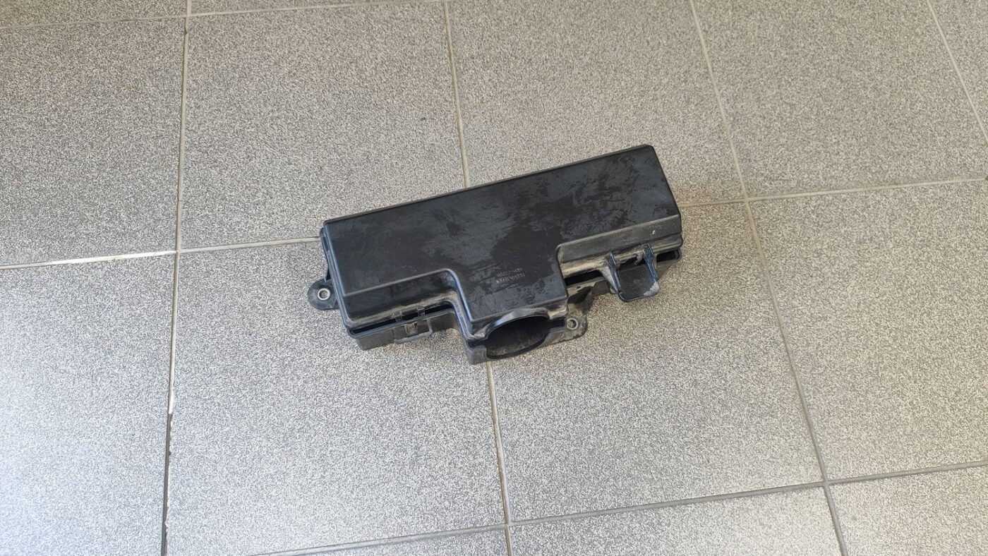 Bagāžnieka vāka hidrauliskā sūkņa korpuss priekš OPEL INSIGNIA SPORTS TOURER 2013 1 Bagāžnieka vāka hidrauliskā sūkņa korpuss priekš OPEL INSIGNIA SPORTS TOURER 2013