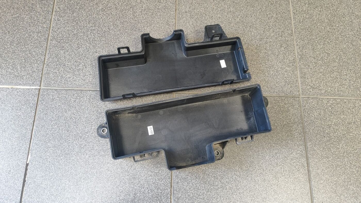 Bagāžnieka vāka hidrauliskā sūkņa korpuss priekš OPEL INSIGNIA SPORTS TOURER 2013 6 Bagāžnieka vāka hidrauliskā sūkņa korpuss priekš OPEL INSIGNIA SPORTS TOURER 2013