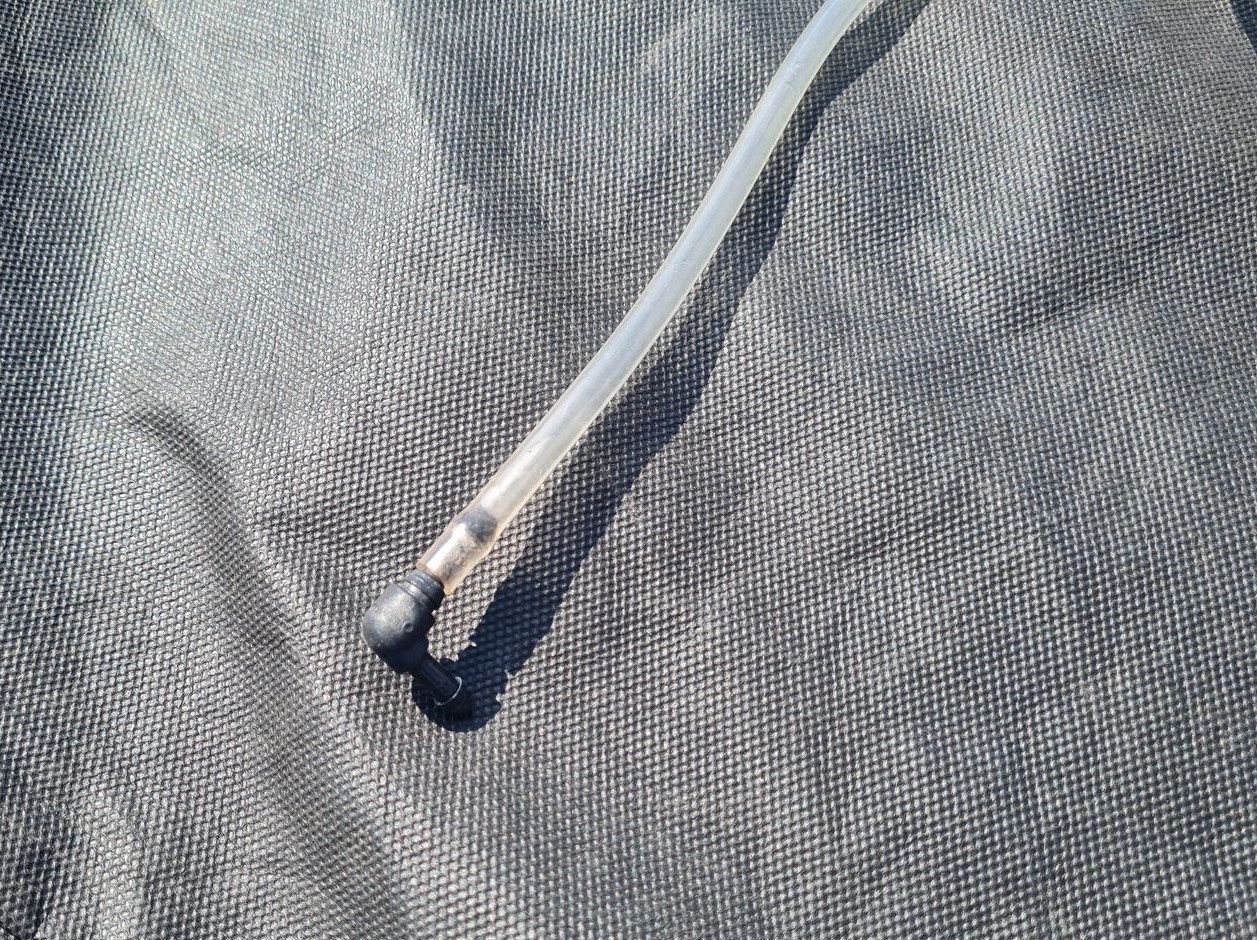 Aizmugurējā stikla mazgātāja sprauslas šļūtene priekš TOYOTA VERSO 2012 2 Aizmugurējā stikla mazgātāja sprauslas šļūtene priekš TOYOTA VERSO 2012