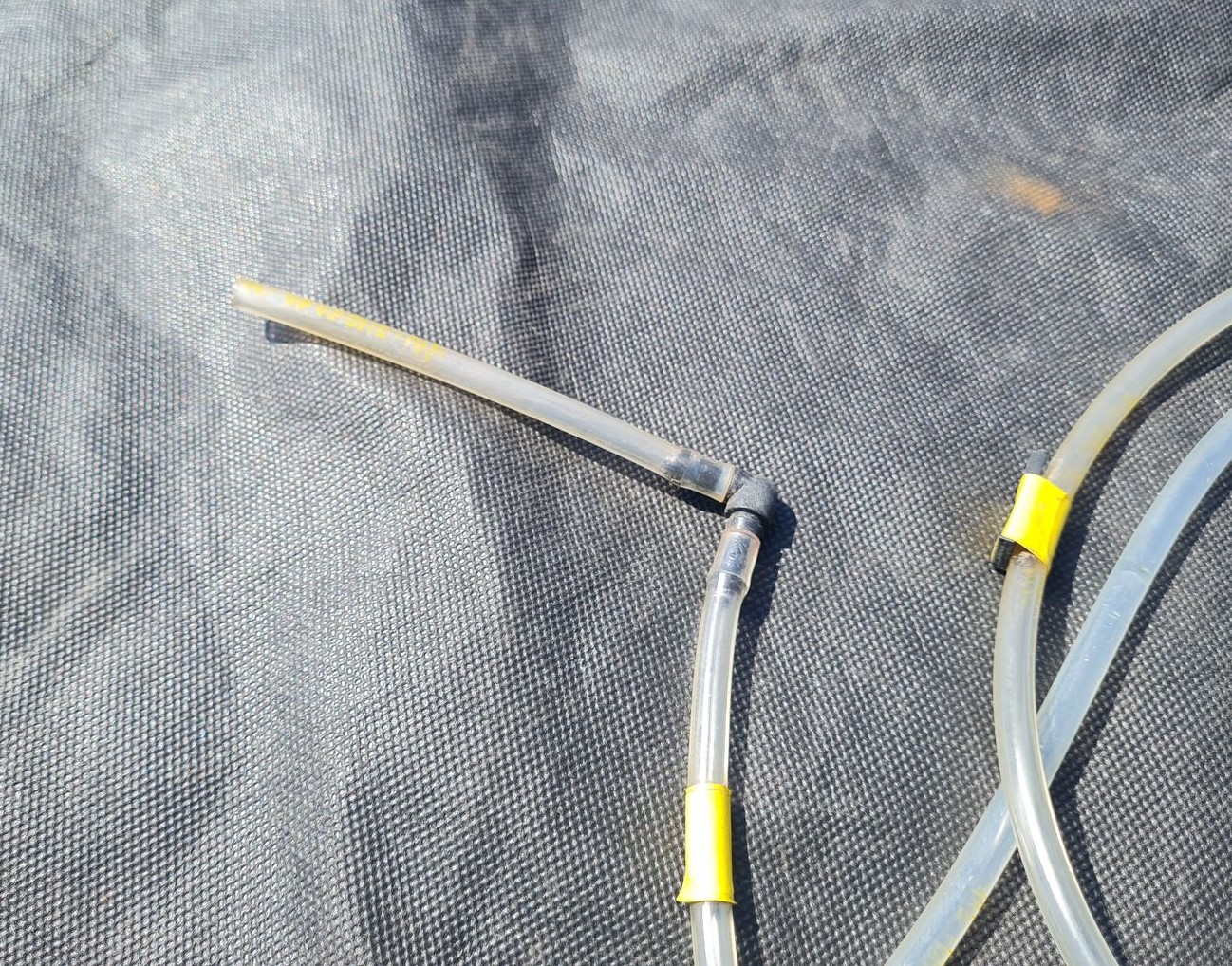 Aizmugurējā stikla mazgātāja sprauslas šļūtene priekš TOYOTA VERSO 2012 3 Aizmugurējā stikla mazgātāja sprauslas šļūtene priekš TOYOTA VERSO 2012