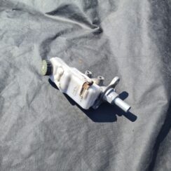 Bremžu pastiprinātāja galvenais cilindrs priekš TOYOTA VERSO 2012