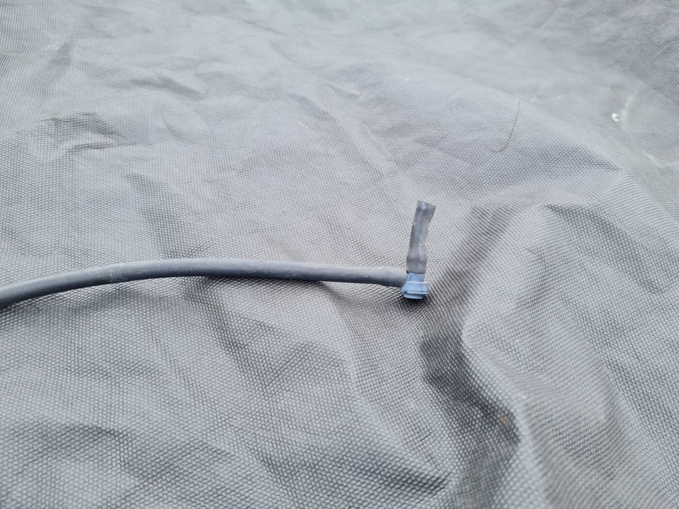 Vējstikla mazgāšanas šķidruma sprauslu šļūtene priekš VOLVO S80 2007 GREY 3 Vējstikla mazgāšanas šķidruma sprauslu šļūtene priekš VOLVO S80 2007 GREY