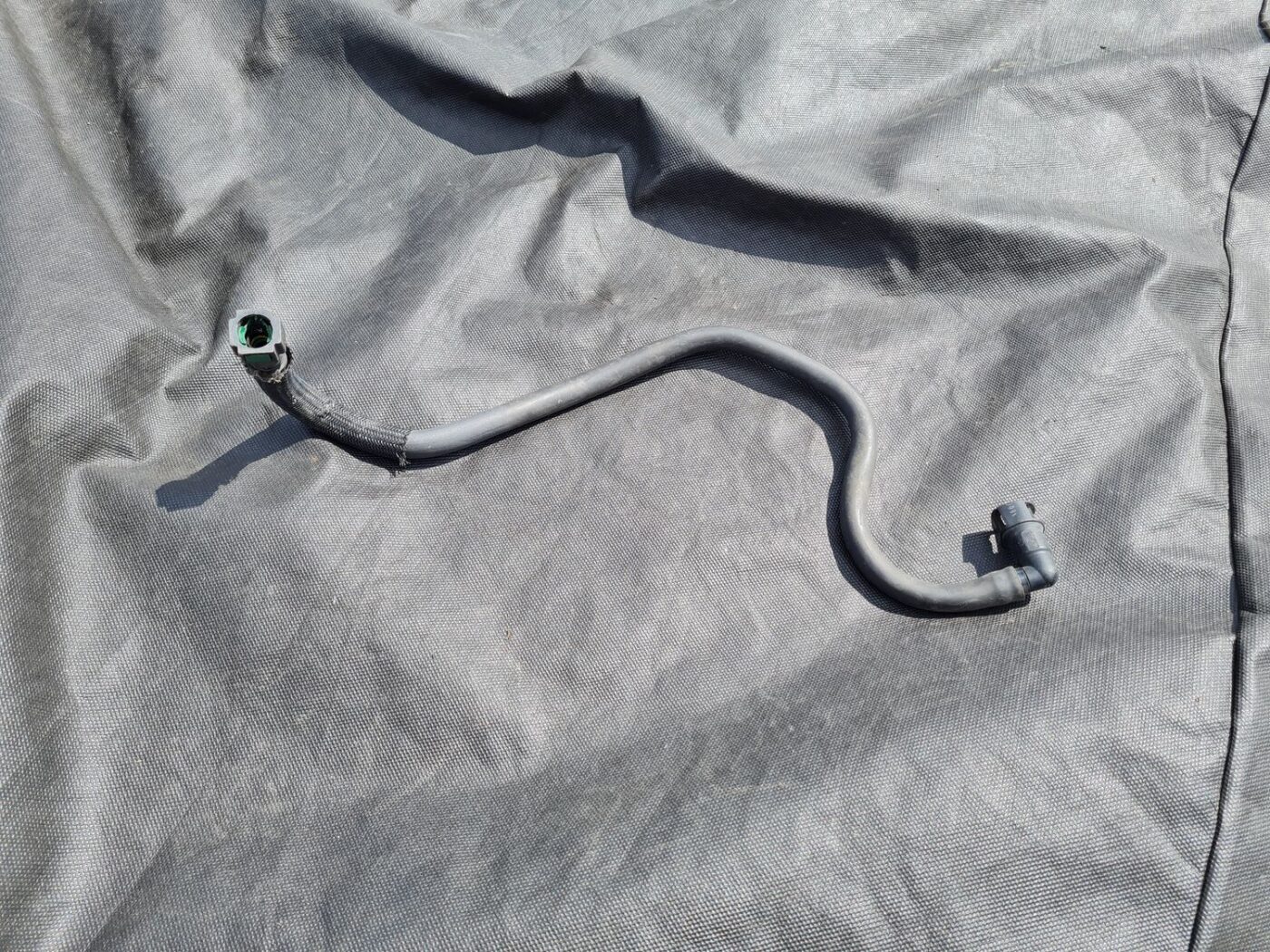 Degvielas caurule priekš VOLVO S40 2007 1 Degvielas caurule priekš VOLVO S40 2007