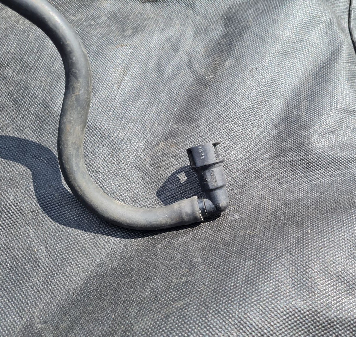 Degvielas caurule priekš VOLVO S40 2007 2 Degvielas caurule priekš VOLVO S40 2007