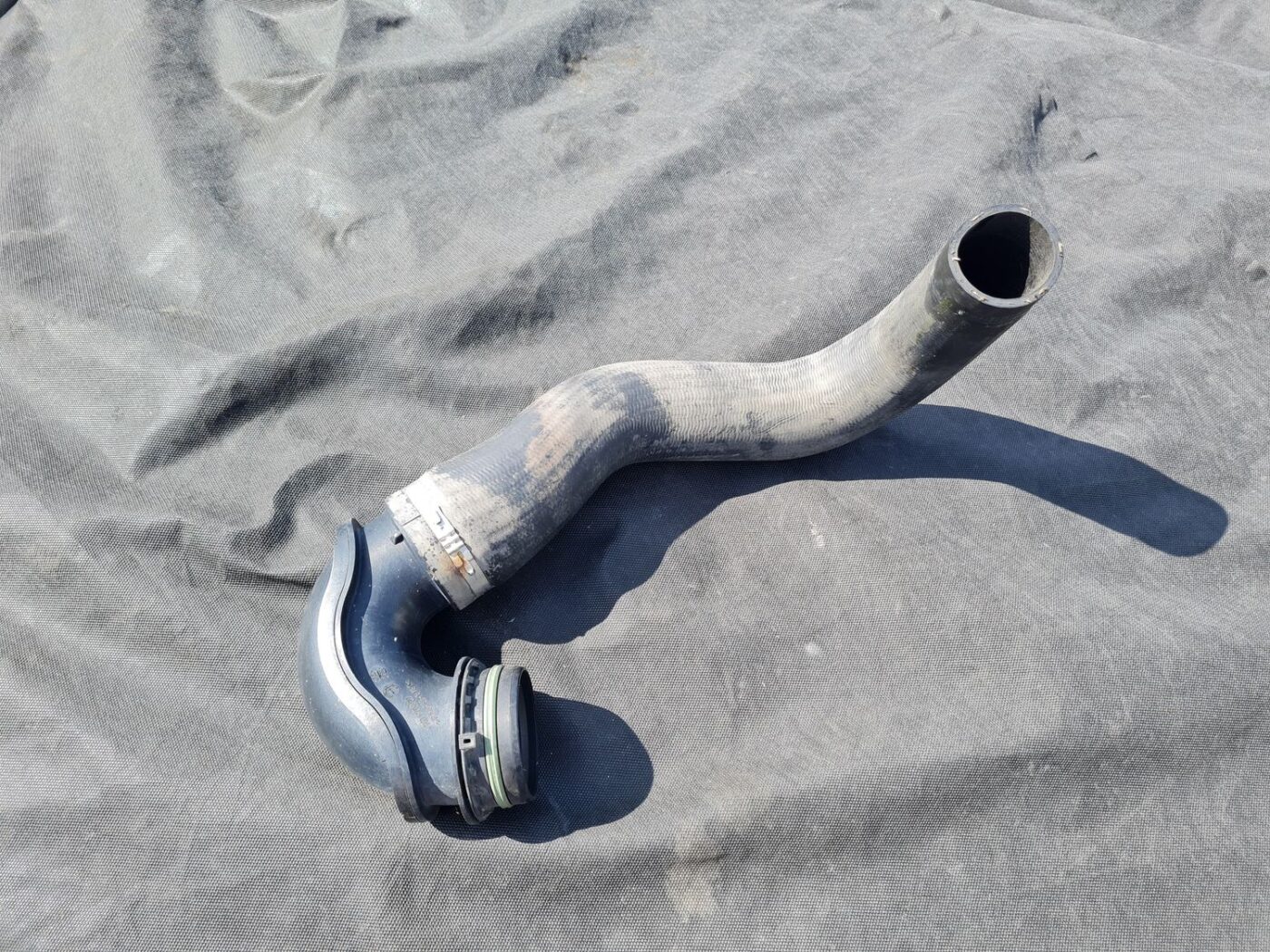 Interkulera caurule priekš OPEL INSIGNIA SPORTS TOURER 2013 2 Interkulera caurule priekš OPEL INSIGNIA SPORTS TOURER 2013