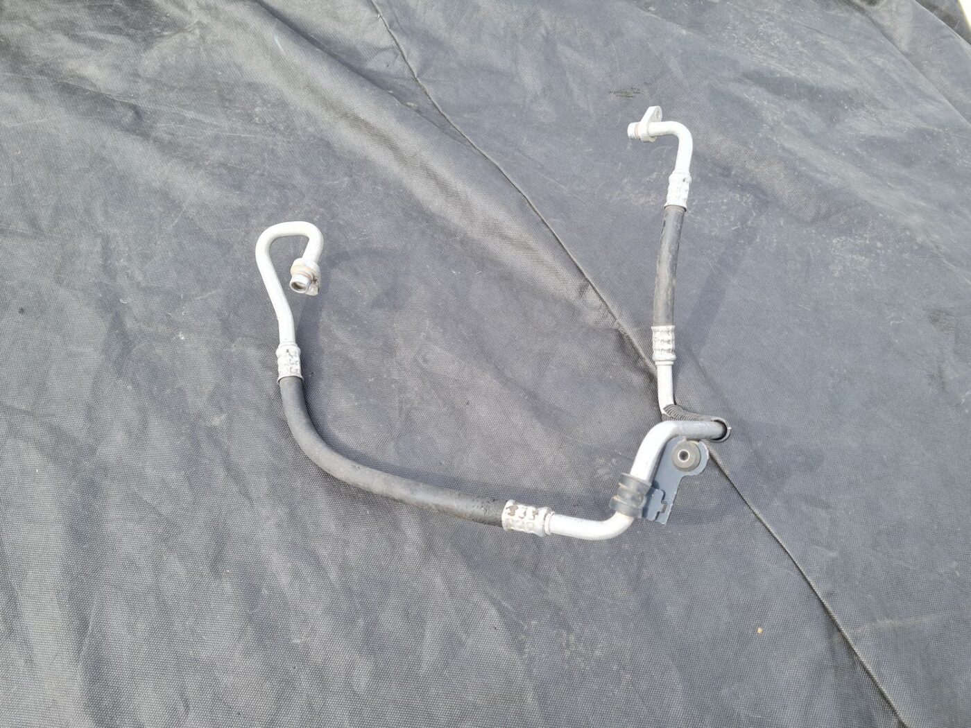 Gaisa kondicioniera galvenā caurule priekš RENAULT MEGANE 2011 1 Gaisa kondicioniera galvenā caurule priekš RENAULT MEGANE 2011