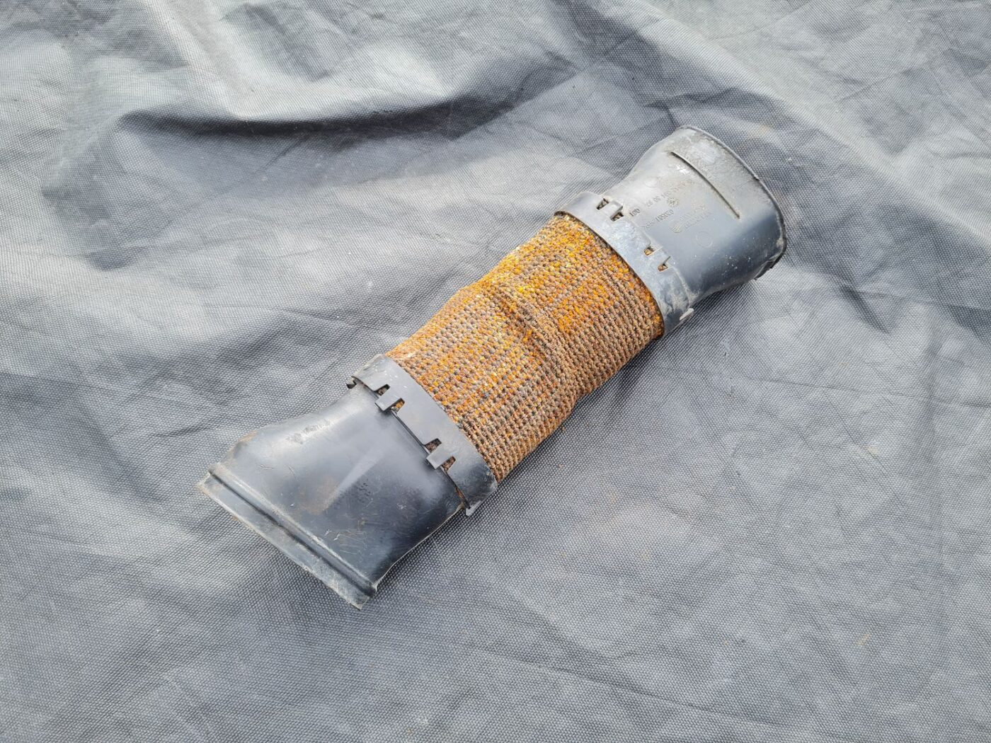 Gaisa filtra korpusa caurule priekš MERCEDES BENZ CLS 320 2005 2 Gaisa filtra korpusa caurule priekš MERCEDES BENZ CLS 320 2005