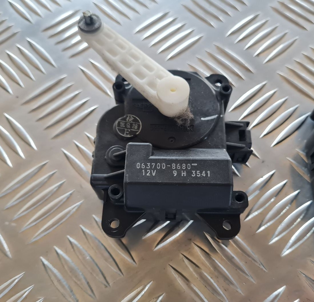 Apsildes sistēmas aktuators priekš TOYOTA AVENSIS 2007 2 Apsildes sistēmas aktuators priekš TOYOTA AVENSIS 2007