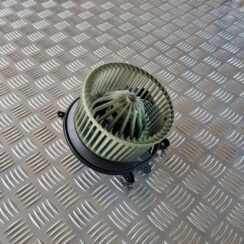 Salona ventilators priekš AUDI A4 2000 AVANT