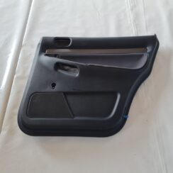 Aizmugurējo labo durvju apdare priekš AUDI A4 2000 AVANT