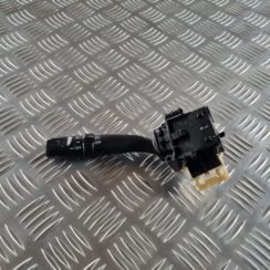 Pagrieziena rādītāju slēdzis priekš TOYOTA AVENSIS 2007