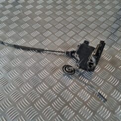 Priekšējo labo durvju slēdzene priekš VW GOLF IV 1999