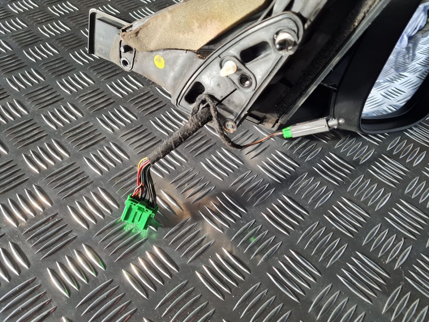 Ārējais spogulis, pa labi priekš VOLVO S80 2007 Black 7 Ārējais spogulis, pa labi priekš VOLVO S80 2007 Black