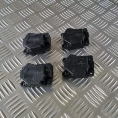 Apsildes sistēmas aktuators priekš VOLVO S80 2007 Black