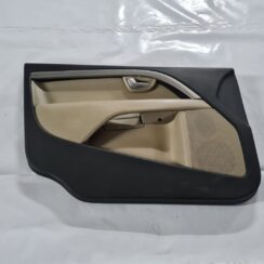 Priekšējo kreiso durvju apdare priekš VOLVO S80 2007 Black