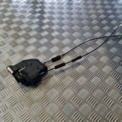 Priekšējo labo durvju slēdzene priekš TOYOTA AVENSIS 2010