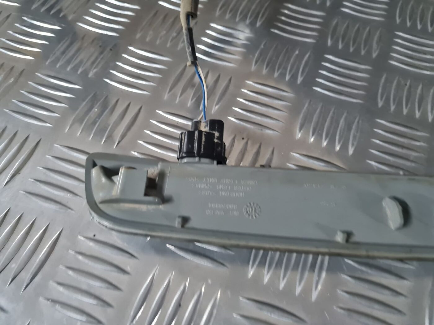 Stop signāls priekš TOYOTA AVENSIS 2010 5 Stop signāls priekš TOYOTA AVENSIS 2010