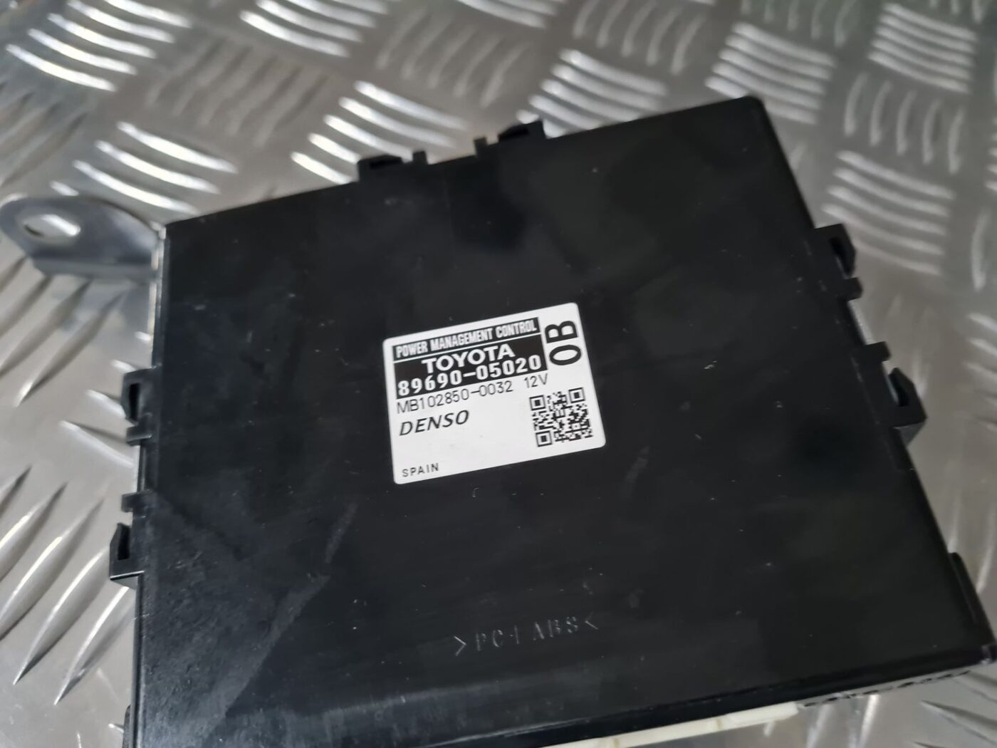 Jaudas vadības bloks priekš TOYOTA AVENSIS 2010 2 Jaudas vadības bloks priekš TOYOTA AVENSIS 2010