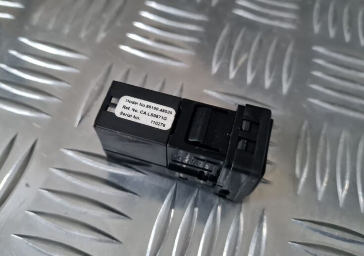 Audio/video AUX adapteris priekš TOYOTA AVENSIS 2010