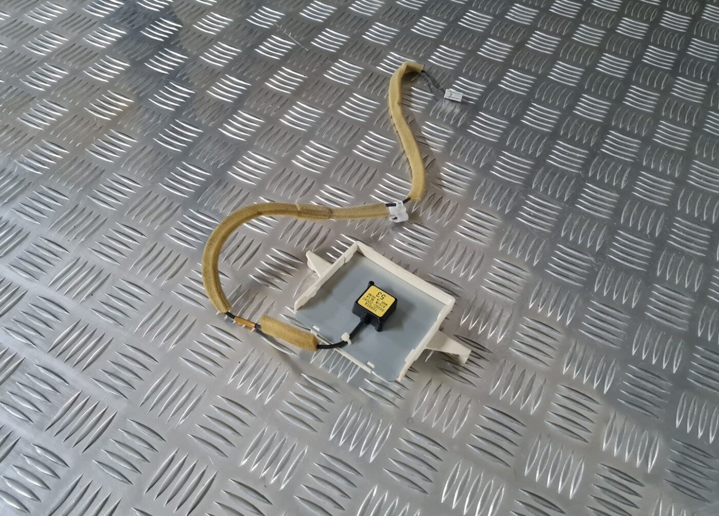 Navigācijas (GPS) vadības bloks priekš TOYOTA AVENSIS 2010 1 Navigācijas (GPS) vadības bloks priekš TOYOTA AVENSIS 2010