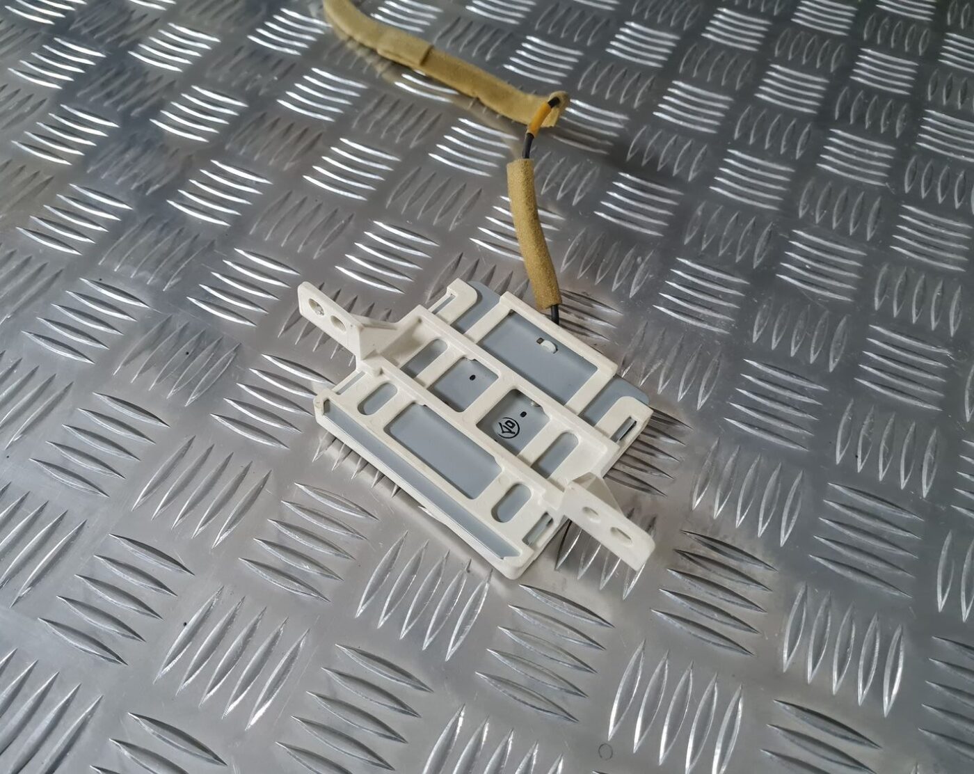 Navigācijas (GPS) vadības bloks priekš TOYOTA AVENSIS 2010 3 Navigācijas (GPS) vadības bloks priekš TOYOTA AVENSIS 2010