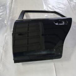 Aizmugurējās kreisās durvis priekš TOYOTA AVENSIS 2010