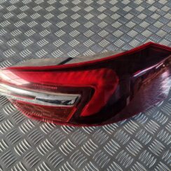 Aizmugurējais labais lukturis priekš OPEL INSIGNIA 2016