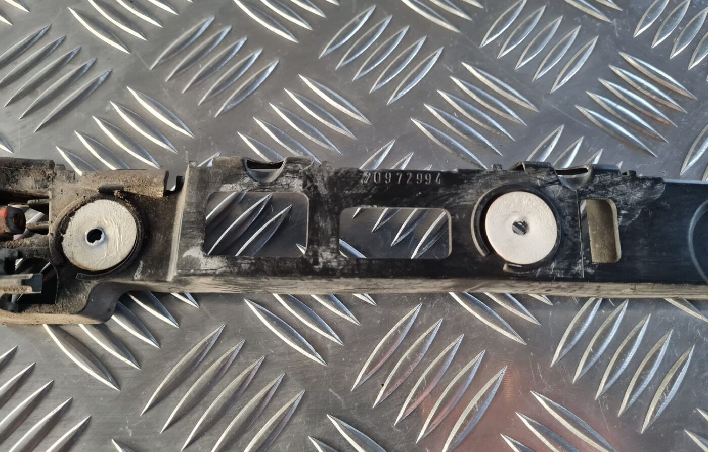 Aizmugurēja bufera kronšteins priekš OPEL INSIGNIA 2016 4 Aizmugurēja bufera kronšteins priekš OPEL INSIGNIA 2016