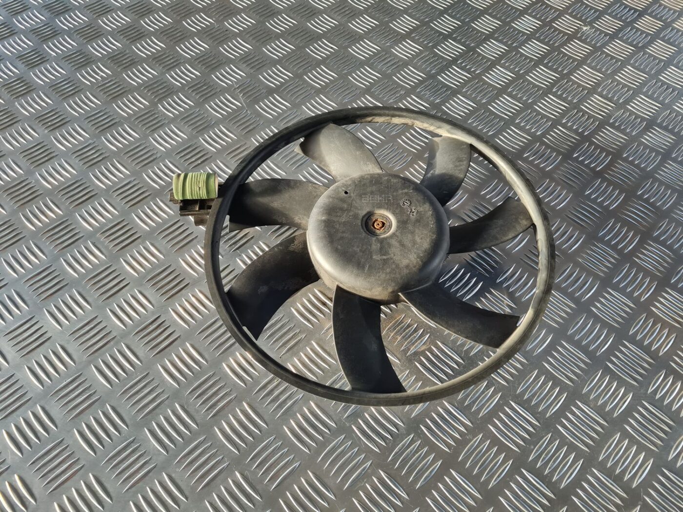 Dzesēšanas radiatora ventilators priekš OPEL INSIGNIA 2016 3 Dzesēšanas radiatora ventilators priekš OPEL INSIGNIA 2016