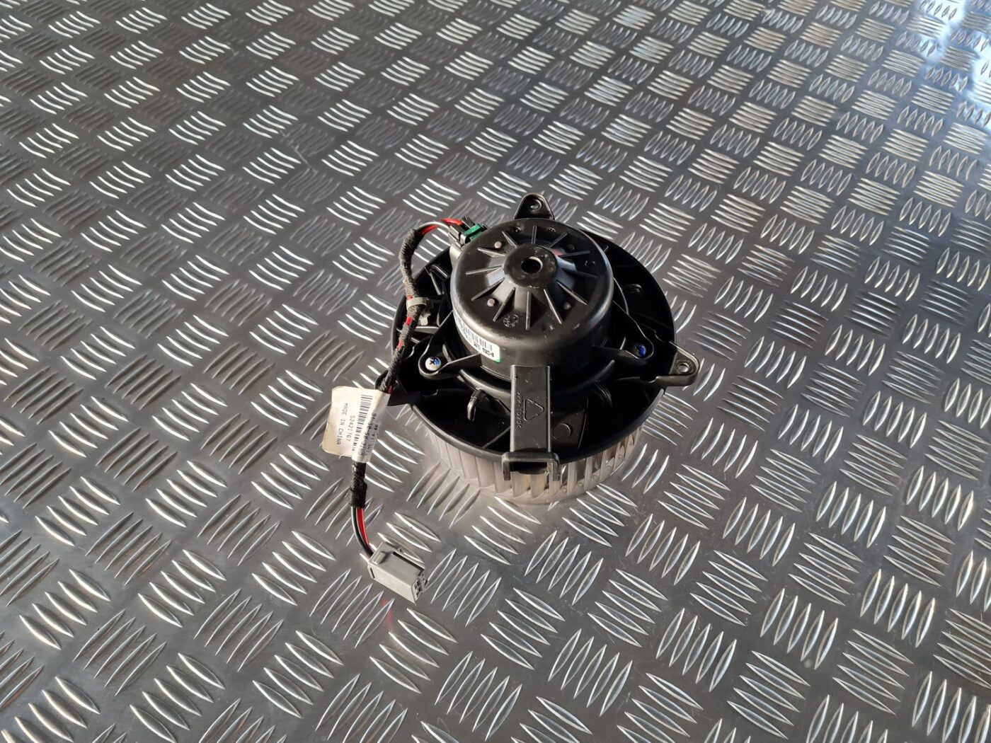 Salona ventilators priekš OPEL INSIGNIA 2016 2 Salona ventilators priekš OPEL INSIGNIA 2016