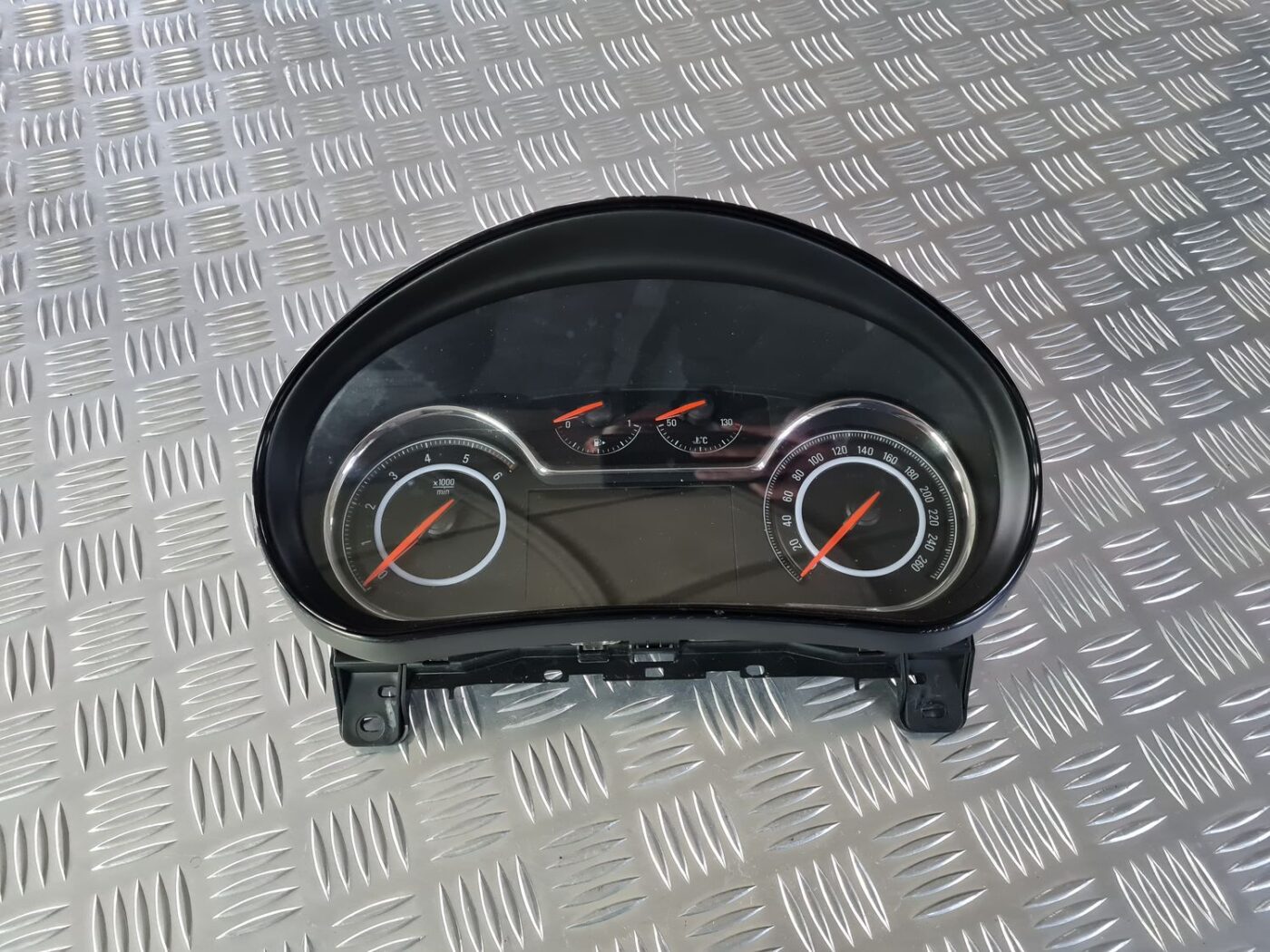 Spidometrs priekš OPEL INSIGNIA 2016 1 Spidometrs priekš OPEL INSIGNIA 2016