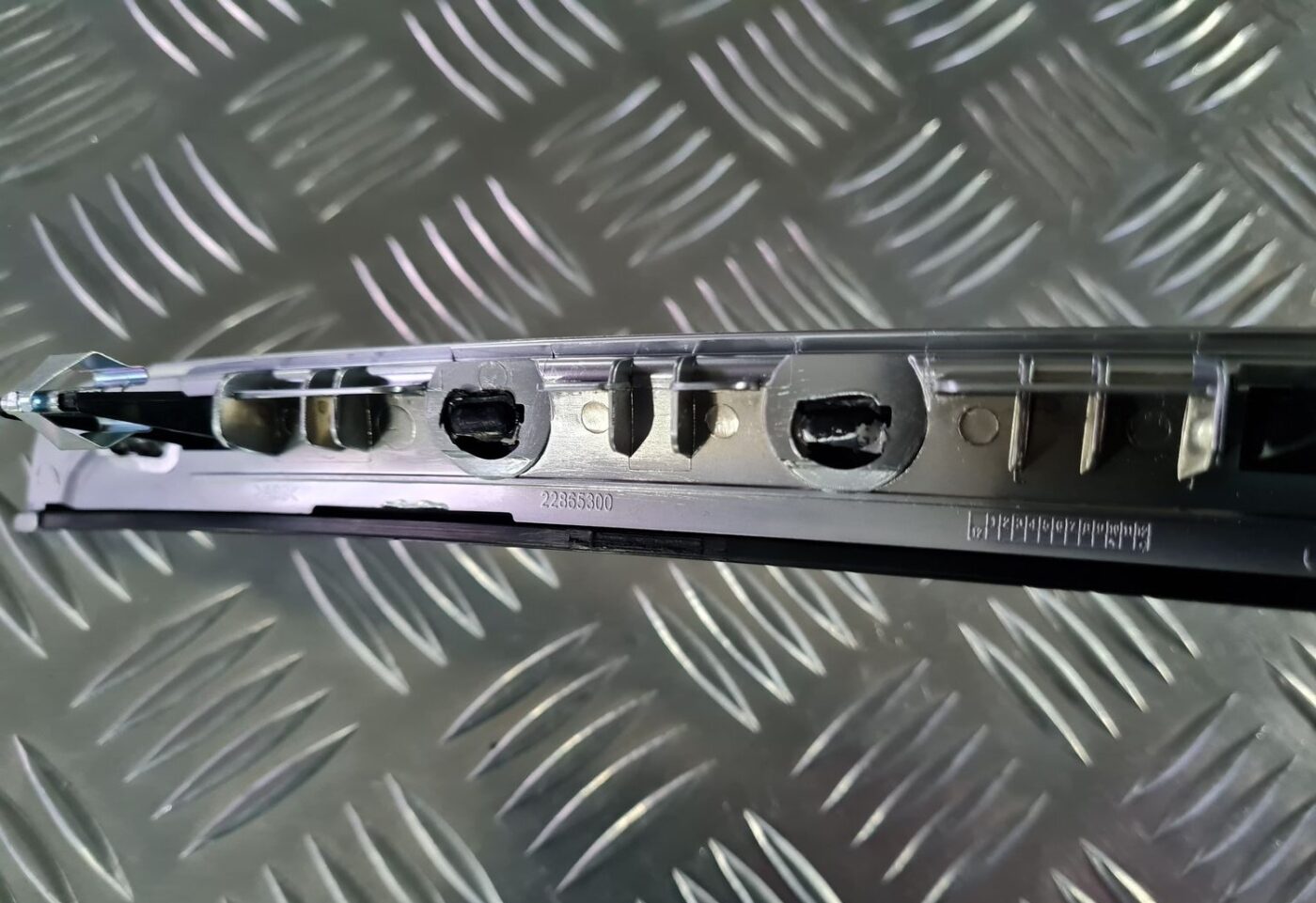 Mērinstrumentu paneļa dekoratīvā uzlika priekš OPEL INSIGNIA 2016 3 Mērinstrumentu paneļa dekoratīvā uzlika priekš OPEL INSIGNIA 2016