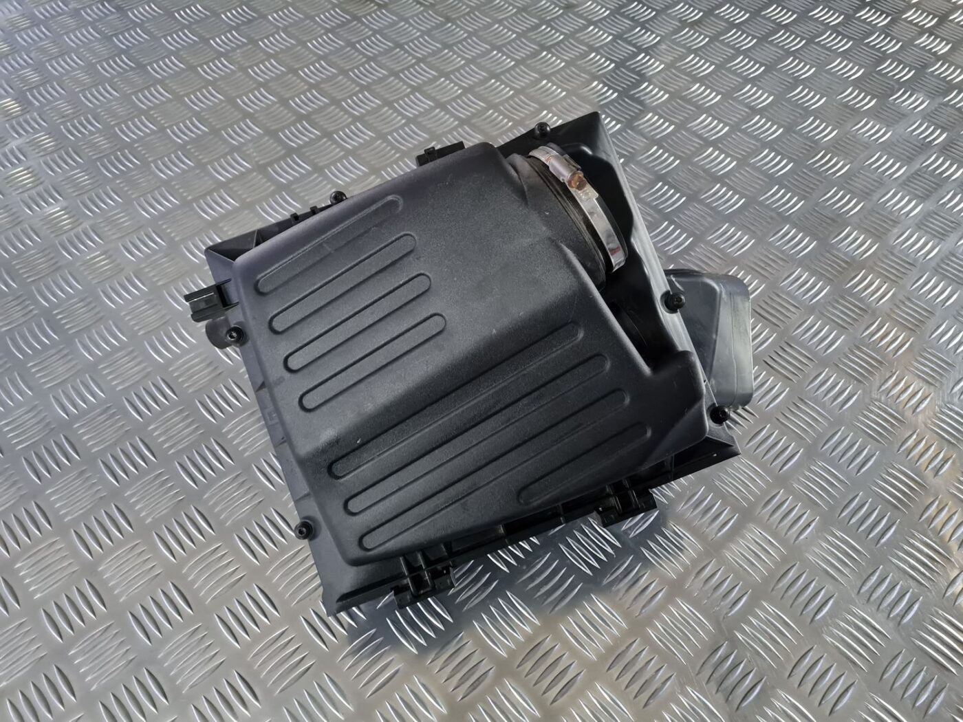 Gaisa filtra korpuss priekš OPEL INSIGNIA 2016 2 Gaisa filtra korpuss priekš OPEL INSIGNIA 2016