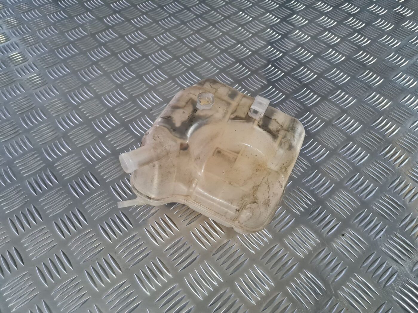 Dzesēšanas šķidruma tvertne priekš OPEL INSIGNIA 2016 3 Dzesēšanas šķidruma tvertne priekš OPEL INSIGNIA 2016