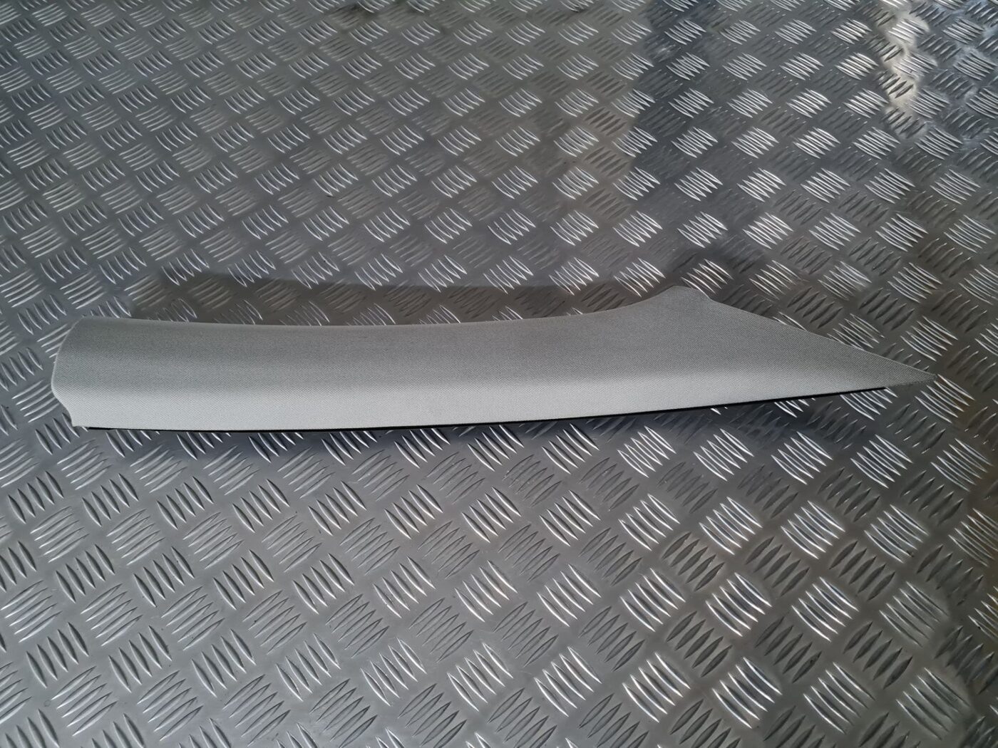 Priekšējas salona statnes apdare priekš OPEL INSIGNIA 2016 2 Priekšējas salona statnes apdare priekš OPEL INSIGNIA 2016