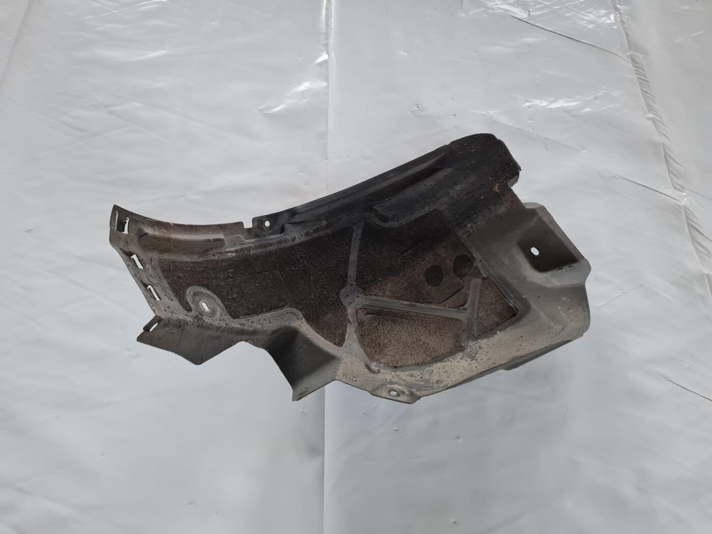 Priekšējais kreisais paspārns priekš OPEL INSIGNIA 2016 1 Priekšējais kreisais paspārns priekš OPEL INSIGNIA 2016