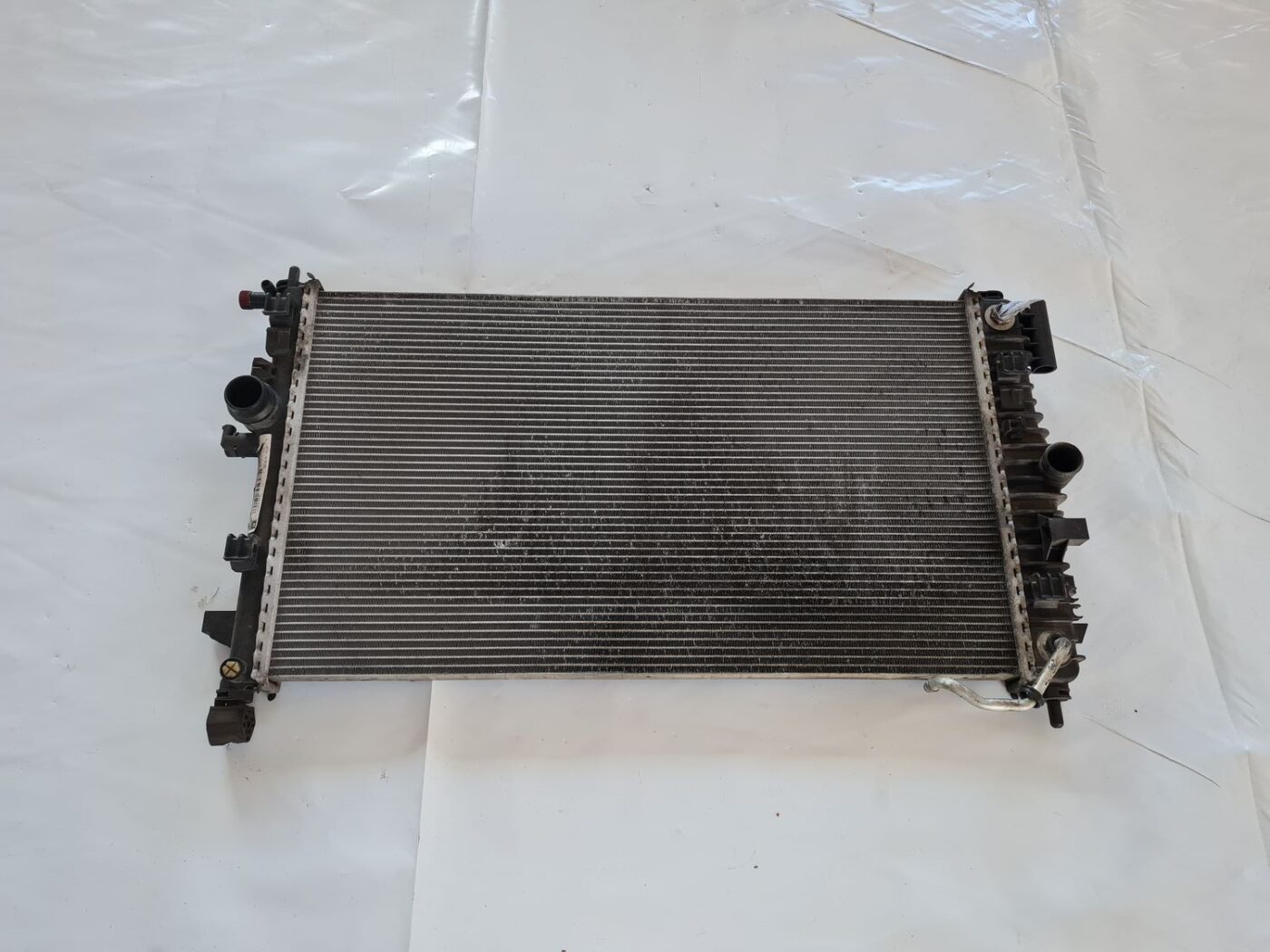 Dzesēšanas radiators priekš OPEL INSIGNIA 2016 1 Dzesēšanas radiators priekš OPEL INSIGNIA 2016