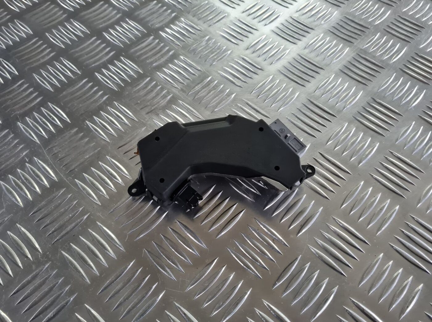 Salona ventilatora rezistors priekš OPEL VECTRA C 2008 2 Salona ventilatora rezistors priekš OPEL VECTRA C 2008