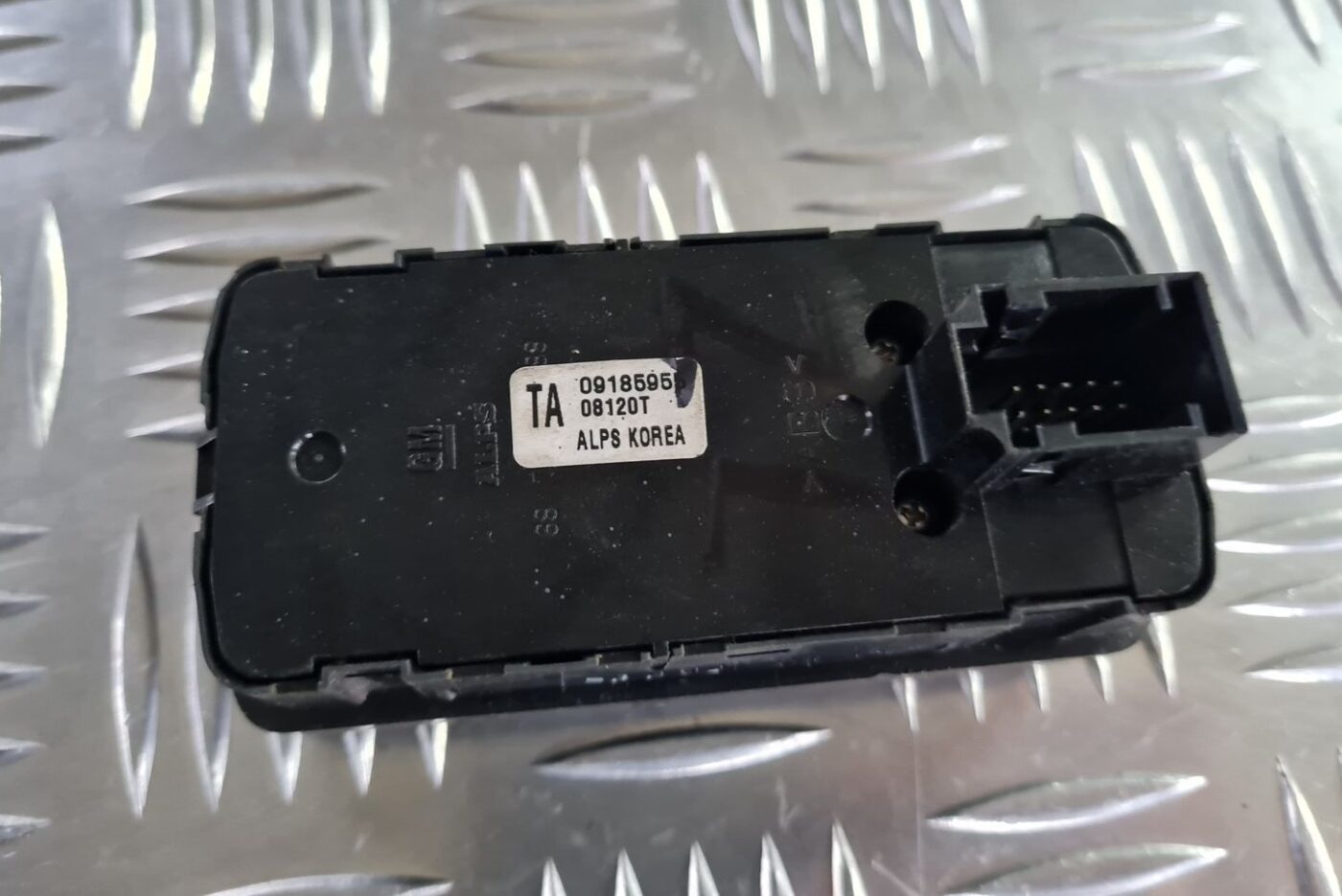 Šofera durvju slēdža pogas priekš OPEL VECTRA C 2008 3 Šofera durvju slēdža pogas priekš OPEL VECTRA C 2008