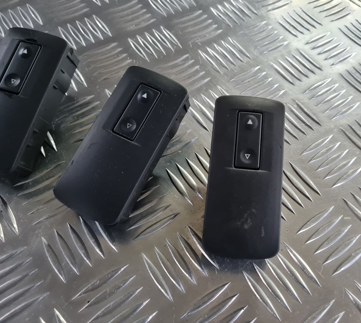 Stikla pacelšanas poga priekš OPEL VECTRA C 2008 4 Stikla pacelšanas poga priekš OPEL VECTRA C 2008