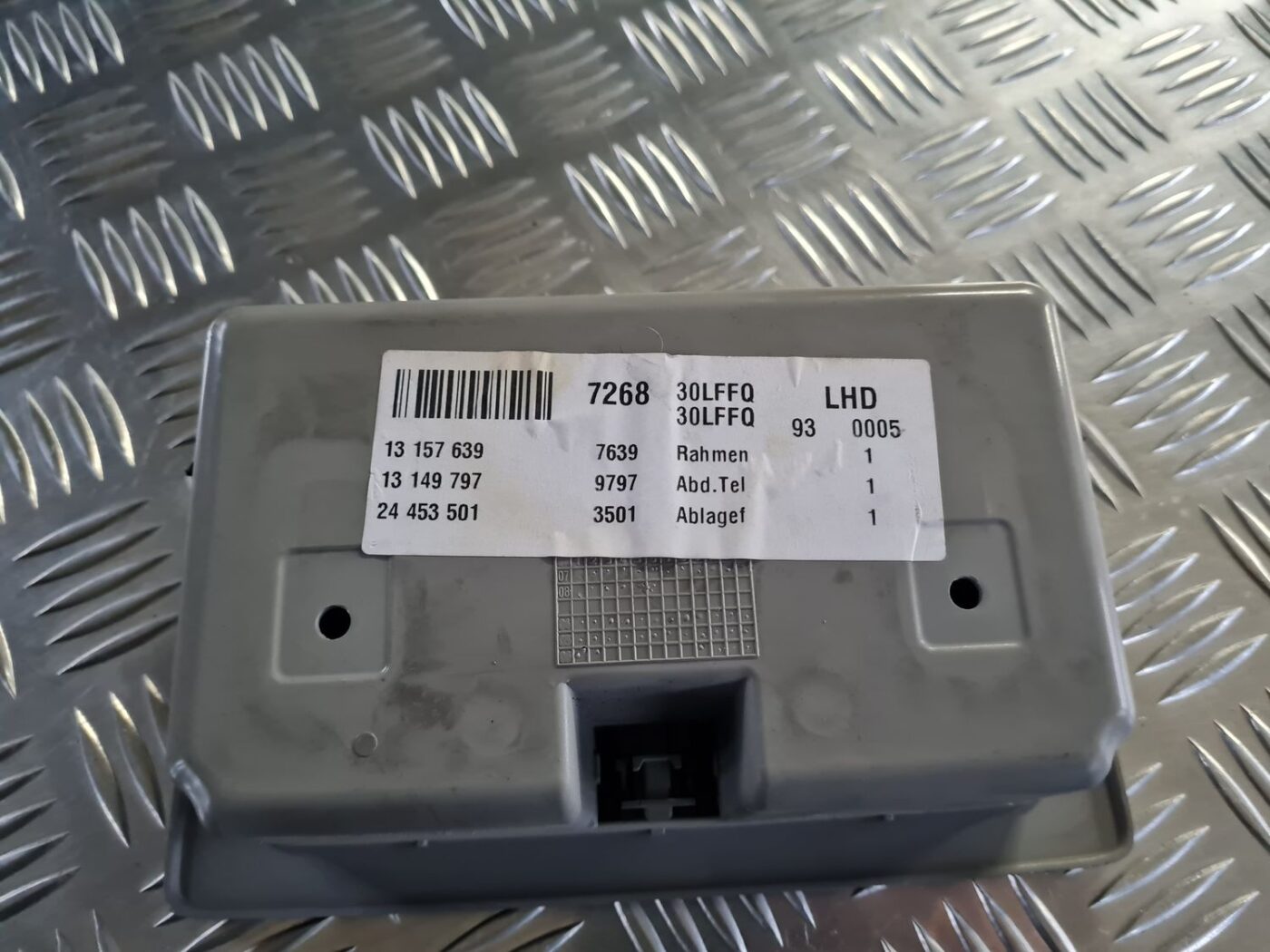 Briļļu uzglabāšanas nodalījums priekš OPEL VECTRA C 2008 4 Briļļu uzglabāšanas nodalījums priekš OPEL VECTRA C 2008