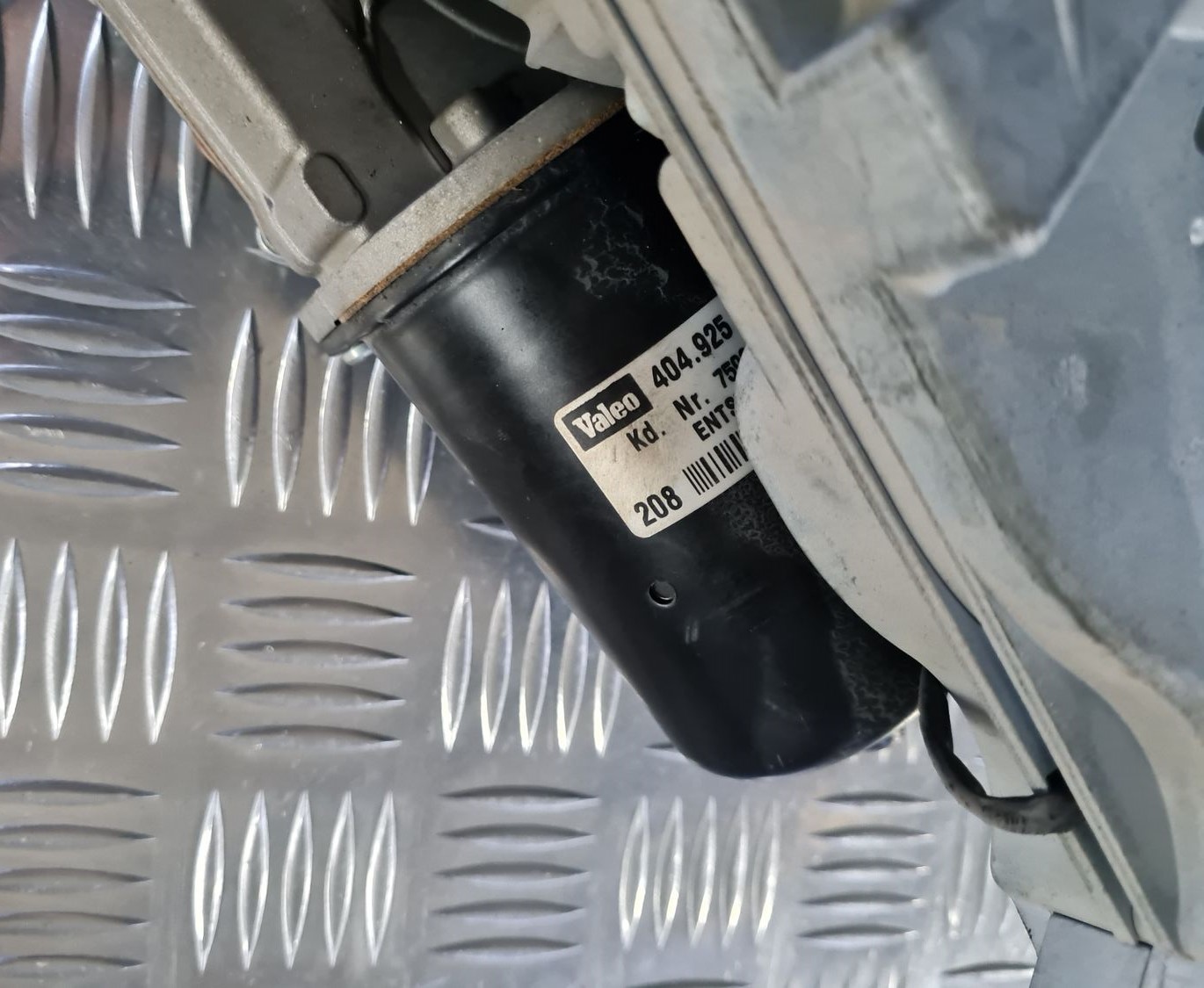 Bagažnieka vāka pacelšanas mehānisms priekš OPEL VECTRA C 2008 4 Bagažnieka vāka pacelšanas mehānisms priekš OPEL VECTRA C 2008